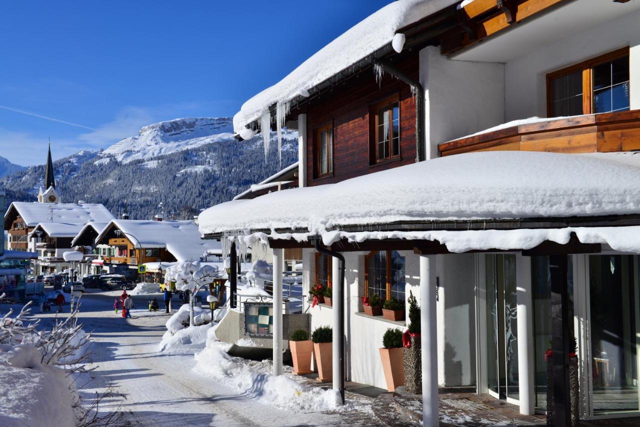 Hotel Jagdhof Riezlern Exteriör bild